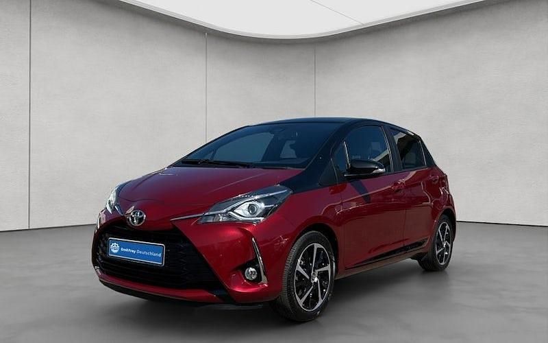 Rot Gebraucht 2019 Toyota Yaris Limousine | 15.450 € (Etwas zu teuer) - Bild 1/4