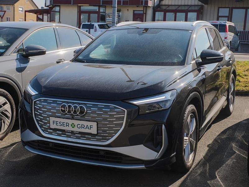 Gebraucht Audi Q4 e-tron S-Line 150 kW (204 PS) 2022 Mythosschwarz metallic SUV