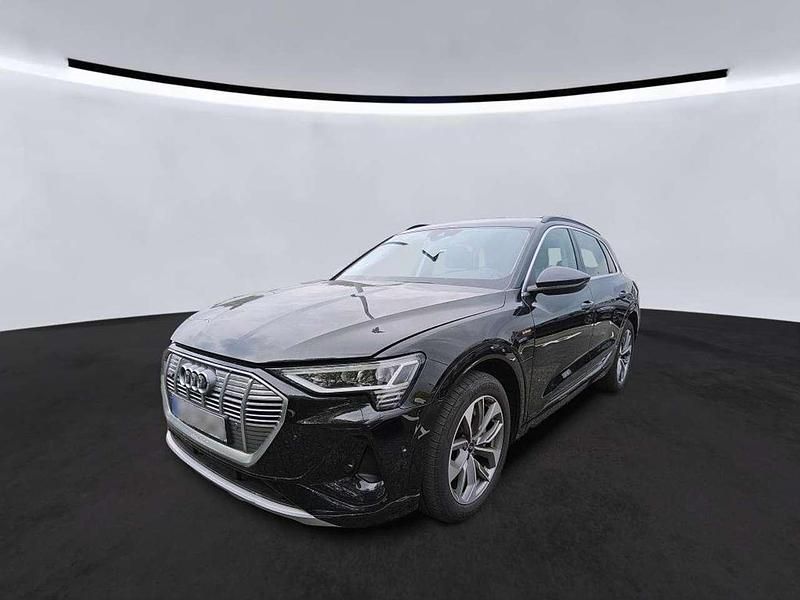 Brillantschwarz Gebraucht 2022 Audi e-tron S-Line SUV | 29.960 € (Guter Preis) - Bild 1/2