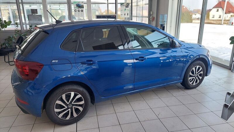 Gebraucht VW Polo Active 80 PS (58 kW) 2023 Blau Limousine