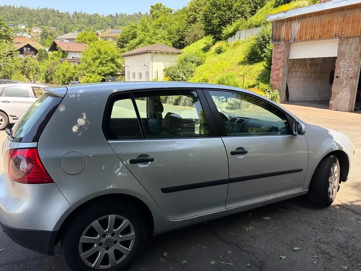 Gebraucht VW Golf V 102 PS (75 kW) 2004 Grau Kleinwagen