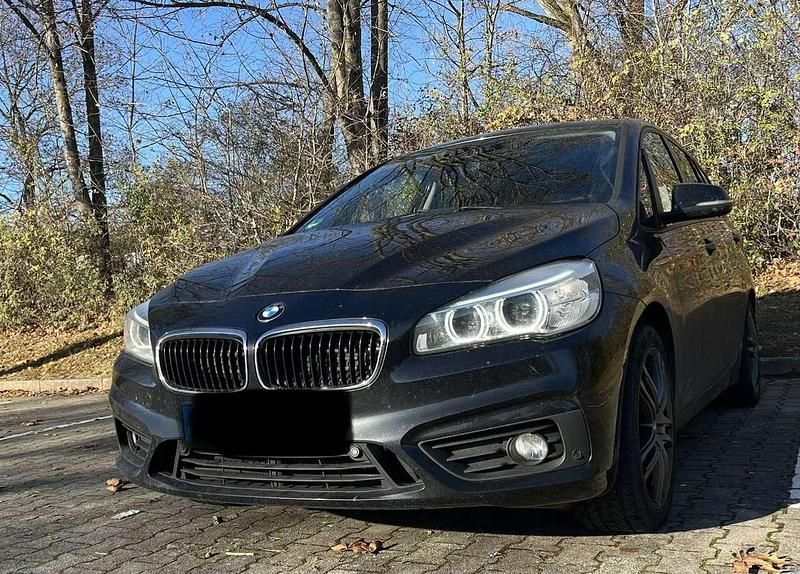 Schwarz Gebraucht 2015 BMW 220 Comfort Edition Van / Kleinbus | 13.900 € (Fairer Preis) - Bild 1/4