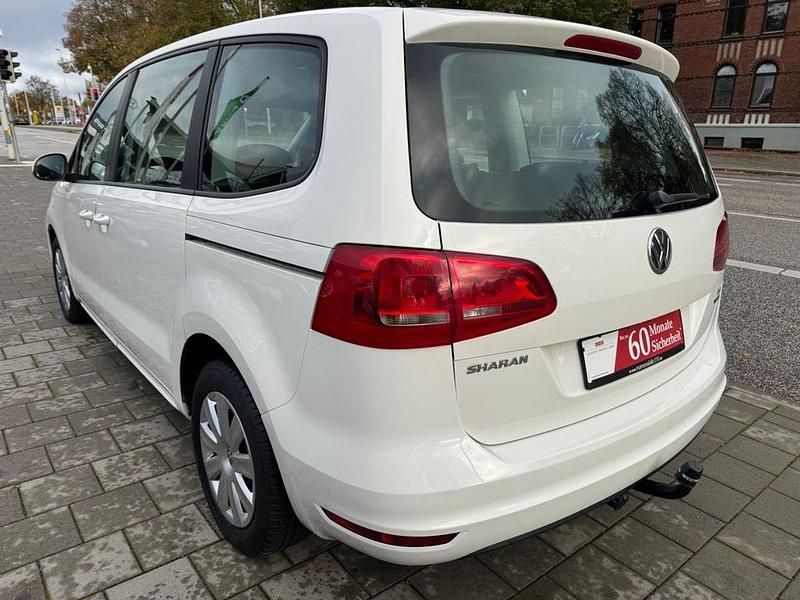 Gebraucht VW Sharan Trendline 150 PS (110 kW) 2012 Weiß Van / Kleinbus