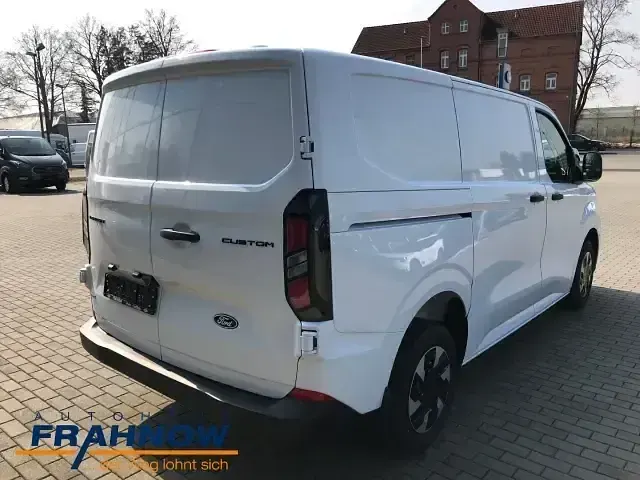 Gebraucht Ford Transit Custom 233 PS (171 kW) 2025 Andere Van