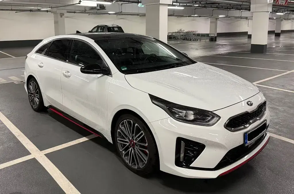 Gebraucht Kia ProCeed GT GT 204 PS (150 kW) 2019 Weiß Kleinwagen