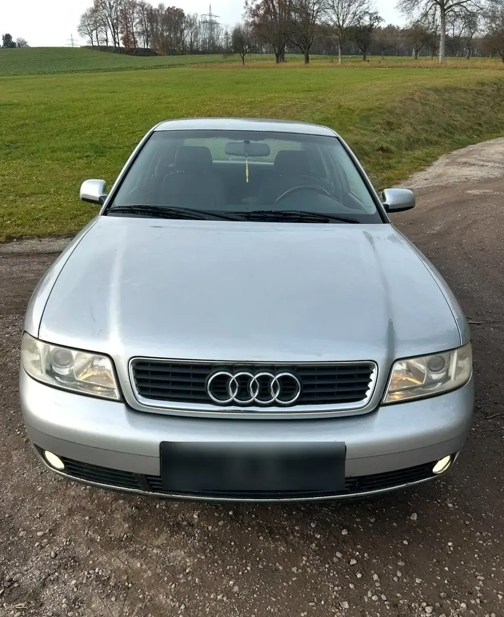 Gebraucht Audi A4 102 PS (75 kW) 1999 Silber Limousine