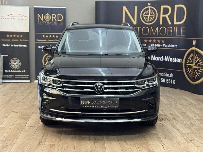 Gebraucht VW Tiguan Elegance 150 PS (110 kW) 2023 Deep black perleffek (metallic) SUV