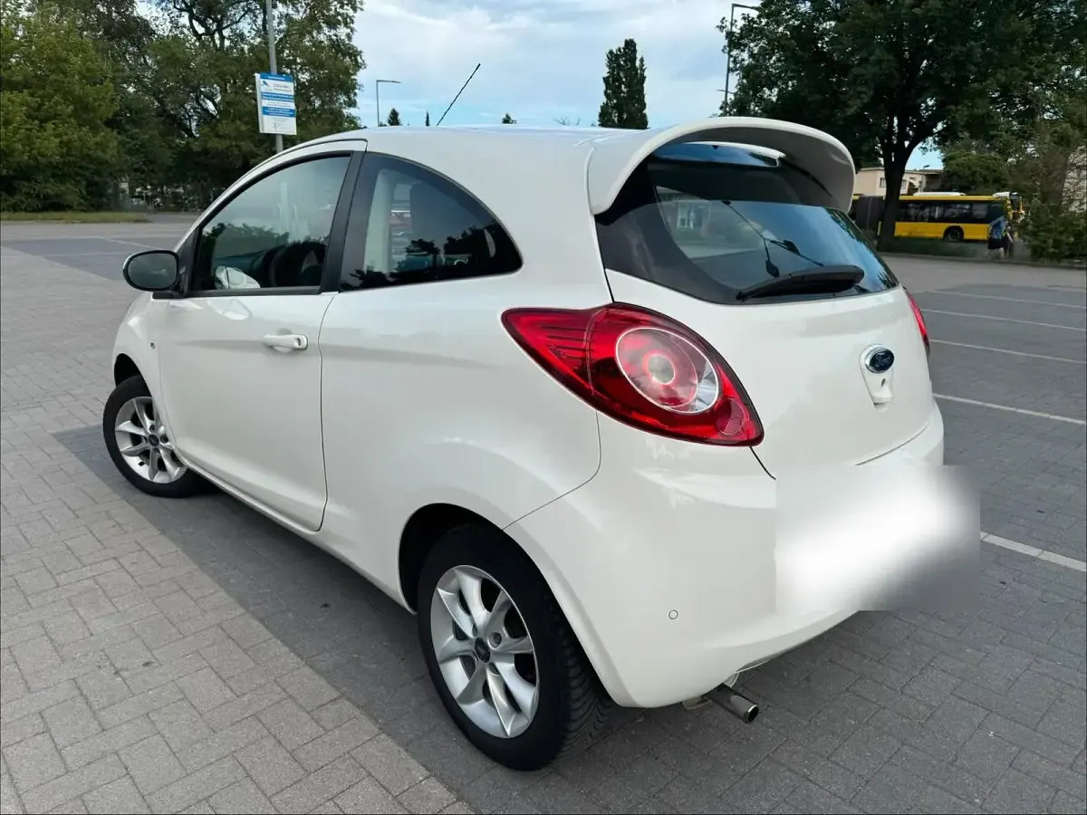 Gebraucht Ford Ka 67 PS (49 kW) 2015 Weiß Kleinwagen