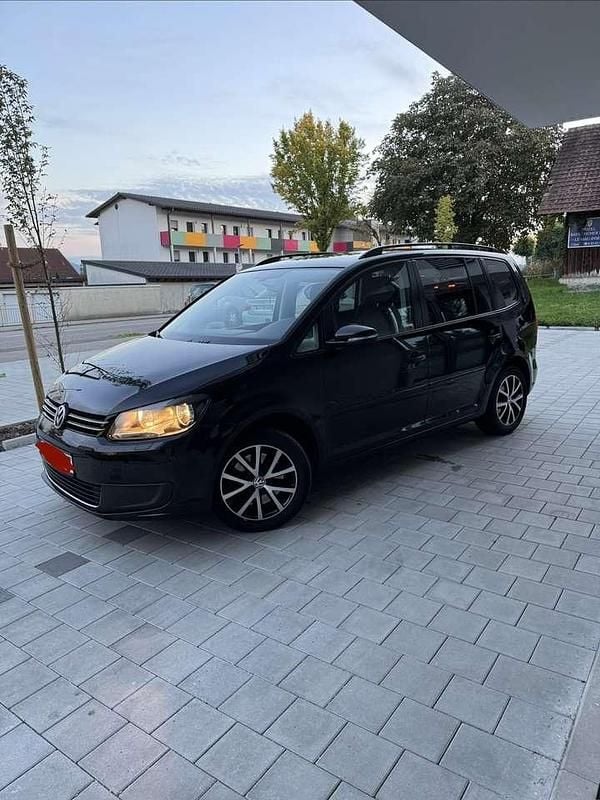 Schwarz Gebraucht 2015 VW Touran Comfortline Van / Kleinbus | 13.000 € (Superpreis) - Bild 1/4