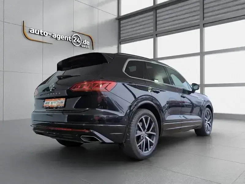 Gebraucht VW Touareg R-line 421 PS (309 kW) 2019 Deep black perleffekt SUV