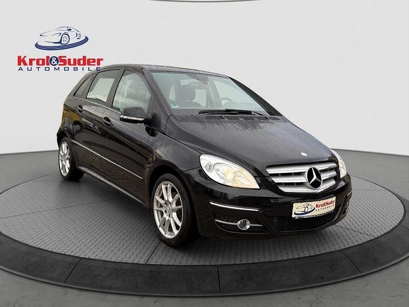 Schwarz Gebraucht 2011 Mercedes B180 Van / Kleinbus | 8.990 € (Fairer Preis) - Bild 1/4