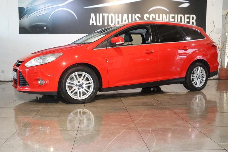 Gebraucht Ford Focus Individual 163 PS (119 kW) 2014 Rot Kombi
