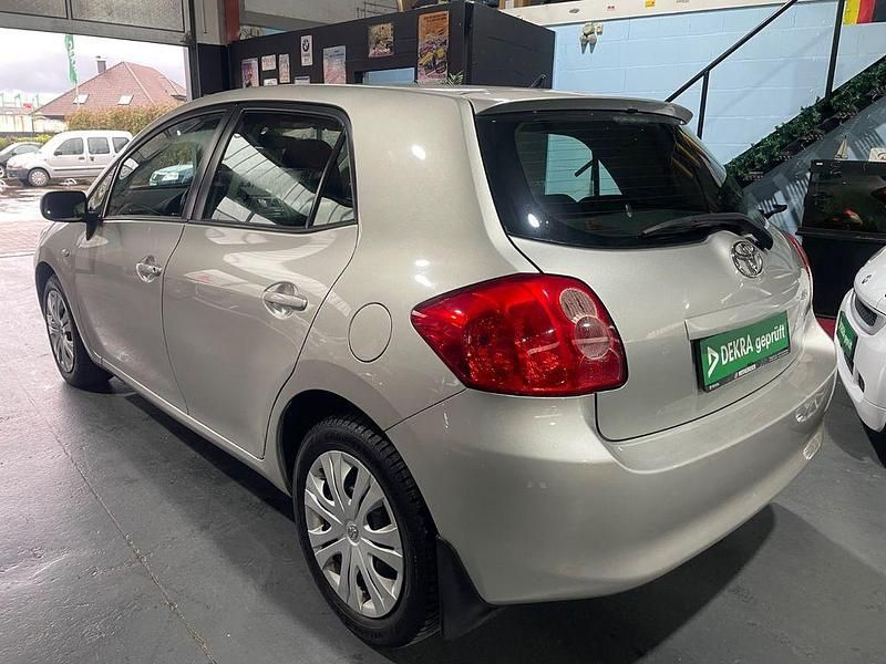 Gebraucht Toyota Auris 97 PS (71 kW) 2008 Beige Kleinwagen