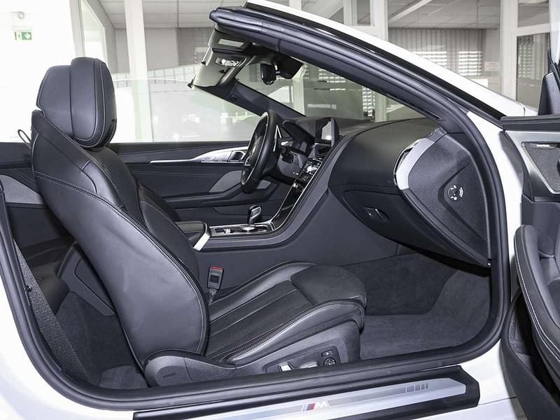 Gebraucht BMW 840 333 PS (244 kW) 2024 Mineralweiß metallic Coupé