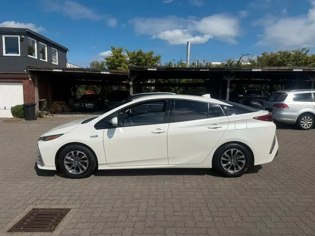 Gebraucht Toyota Prius 98 PS (72 kW) 2020 Weiß Kleinwagen