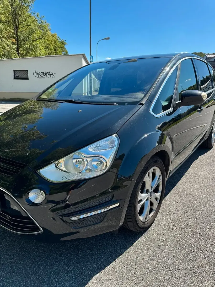 Gebraucht Ford S-MAX S 163 PS (119 kW) 2015 Schwarz Van / Kleinbus