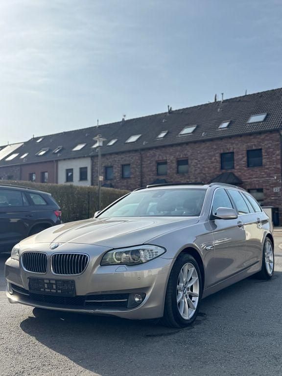 Gebraucht BMW 525 204 PS (150 kW) 2010 Grau Kombi