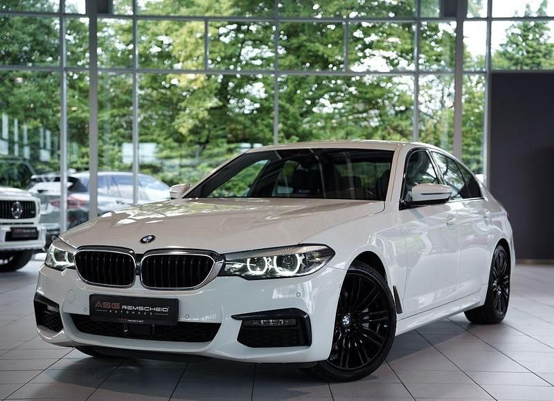 Weiß Gebraucht 2019 BMW 520 M Sport Limousine | 28.800 € (Teuer) - Bild 1/3
