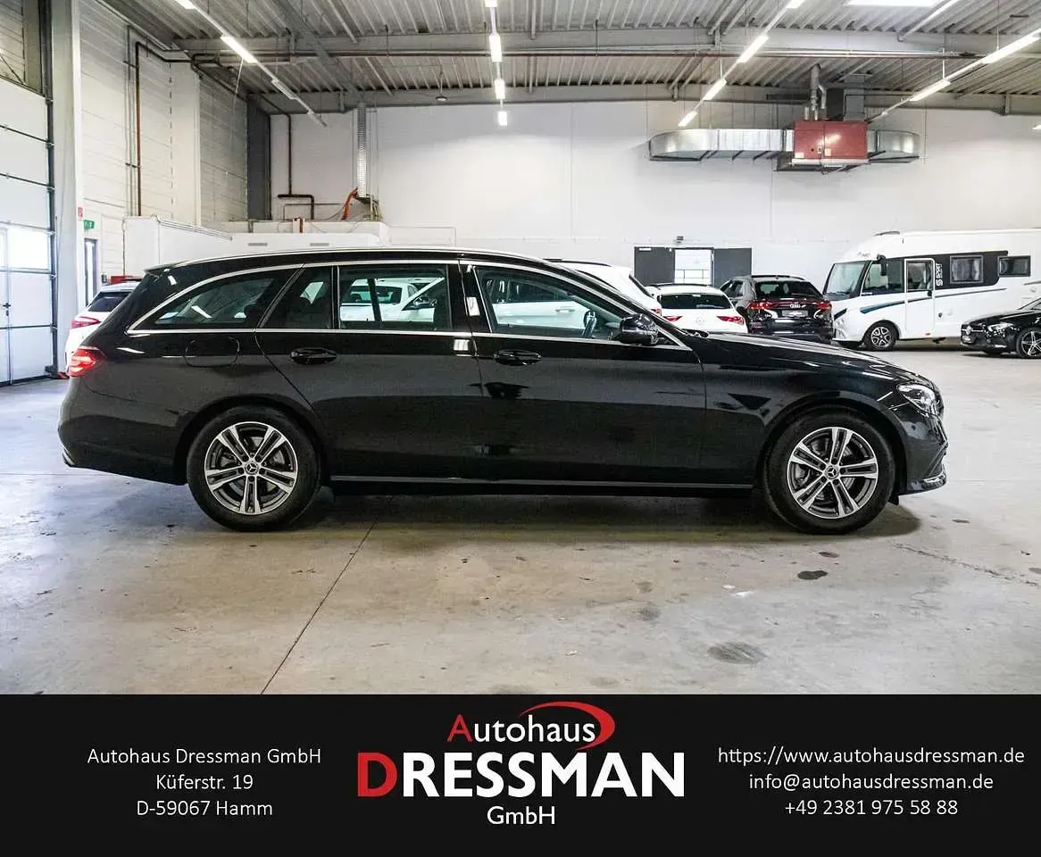 Gebraucht Mercedes E200 Avantgarde 197 PS (144 kW) 2023 Obsidianschwarz  metalliclack Kombi