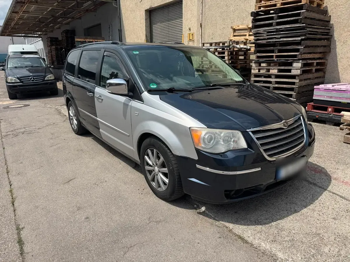 Gebraucht Chrysler Voyager 163 PS (119 kW) 2008 Blau Van / Kleinbus