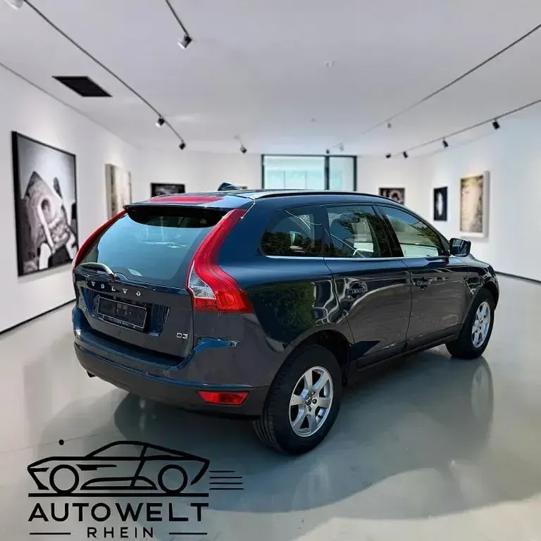 Gebraucht Volvo XC60 Momentum 136 PS (100 kW) 2013 Blau SUV