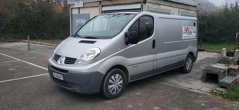 Gebraucht Renault Trafic Komfort 114 PS (83 kW) 2008 Silber Van / Kleinbus