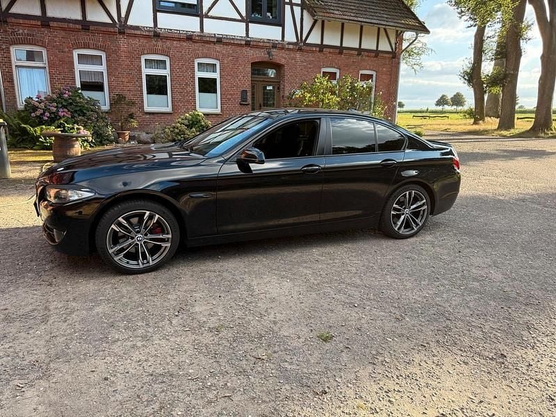 Gebraucht BMW 520 184 PS (135 kW) 2013 Schwarz Limousine