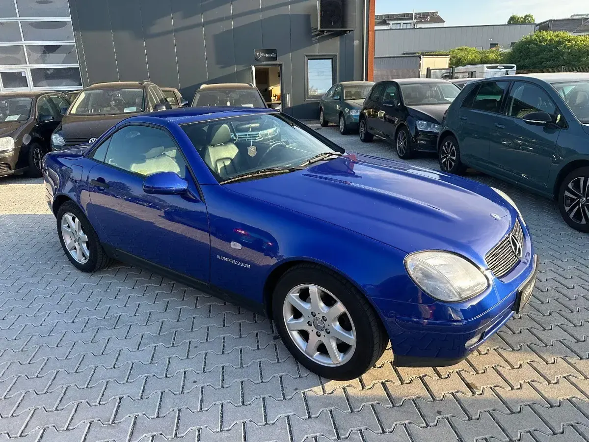 Gebraucht Mercedes SLK230 193 PS (141 kW) 1997 Blau Cabrio