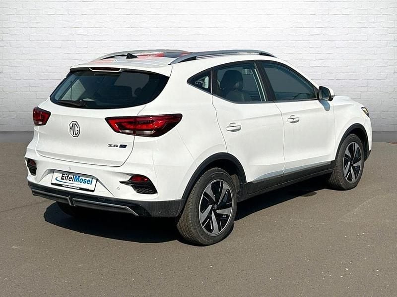 Gebraucht MG ZS Luxury 72 kW (99 PS) 2025 Weiß Limousine