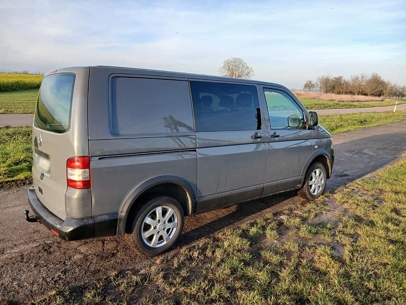 Gebraucht VW Transporter 140 PS (102 kW) 2011 Grau Van