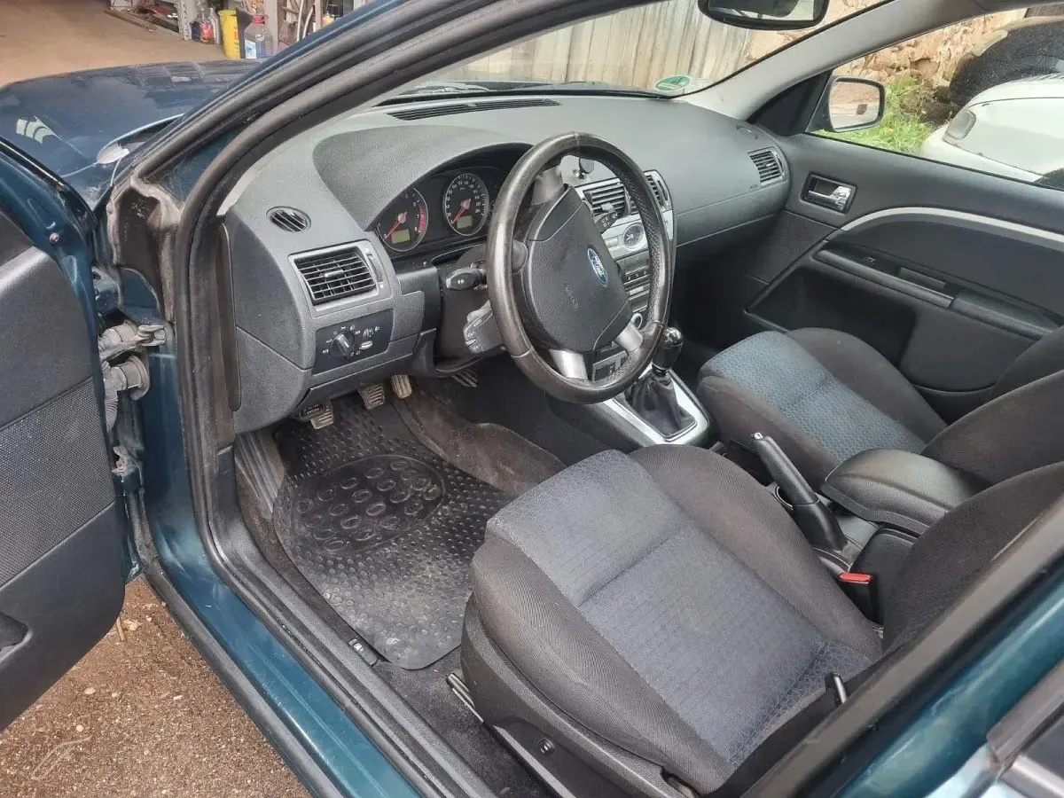 Gebraucht Ford Mondeo 110 PS (80 kW) 2006 Grün Kombi