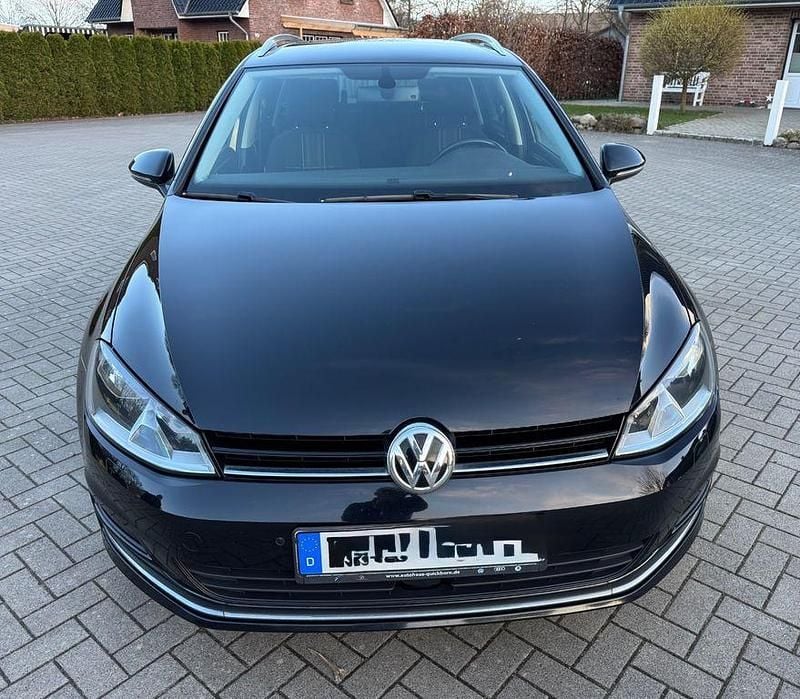 Gebraucht VW Golf VII LOUNGE 110 PS (80 kW) 2016 Schwarz Kombi