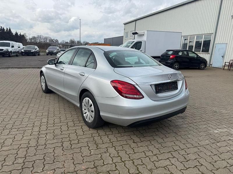 Gebraucht Mercedes C180 156 PS (114 kW) 2015 Silber Limousine