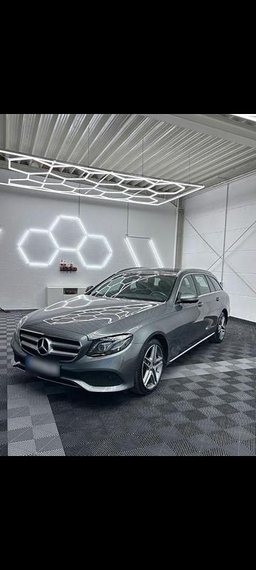 Gebraucht Mercedes E350 258 PS (189 kW) 2017 Grau Kombi