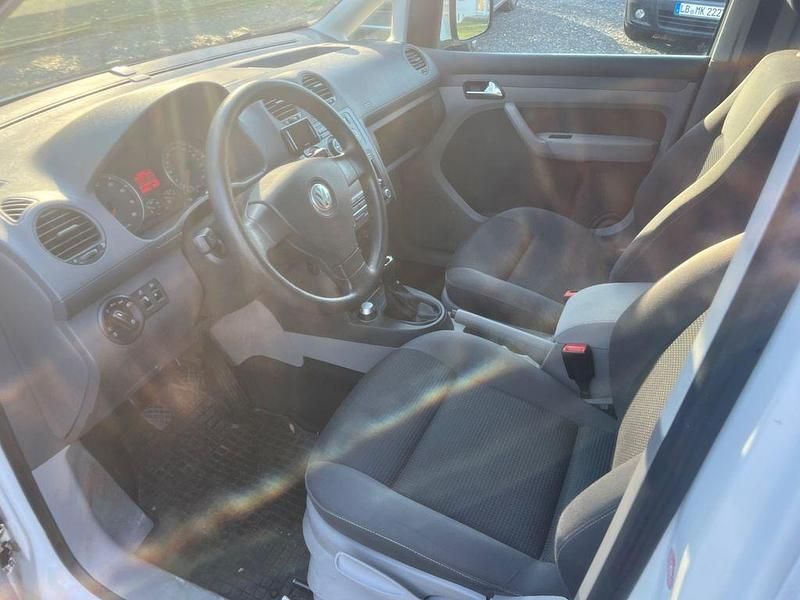 Gebraucht VW Caddy Maxi 109 PS (80 kW) 2010 Weiß Van / Kleinbus