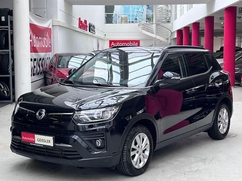 Schwarz Gebraucht 2020 Ssangyong Tivoli Quartz SUV | 15.499 € (Fairer Preis) - Bild 1/4