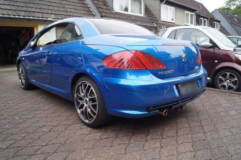 Blau Gebraucht 2004 Peugeot 307 CC Cabrio | 3.990 € - Bild 1/4