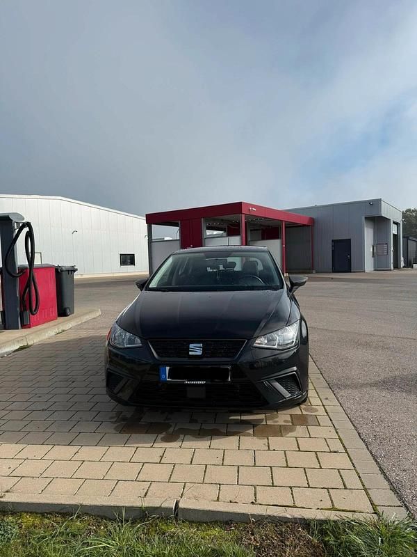 Schwarz Gebraucht 2018 Seat Ibiza Reference Kleinwagen | 8.500 € (Fairer Preis) - Bild 1/4