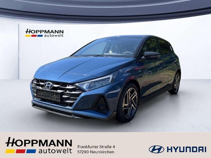 Vibrant blue / phantom black Neu 2025 Hyundai i20 N Line Limousine | 24.890 € (Etwas zu teuer) - Bild 1/4