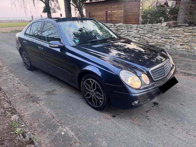 Gebraucht Mercedes E240 2006 Blau Limousine