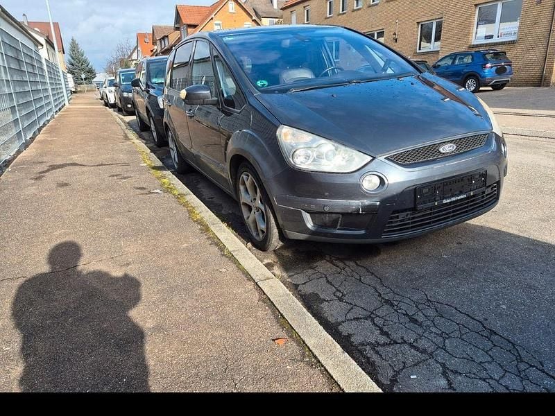 Gebraucht Ford S-MAX Titanium 175 PS (128 kW) 2008 Grau Van / Kleinbus