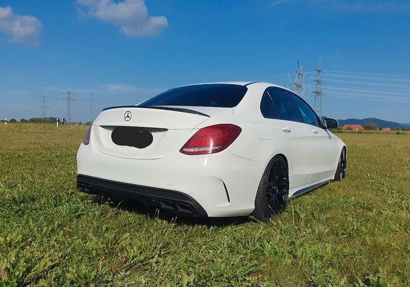 Weiß Gebraucht 2015 Mercedes C220 AMG line Limousine | 17.990 € (Teuer) - Bild 1/4
