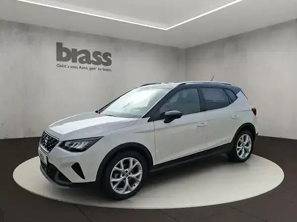 "candy" weiss Gebraucht 2024 Seat Arona FR SUV | 18.980 € (Fairer Preis) - Bild 1/4