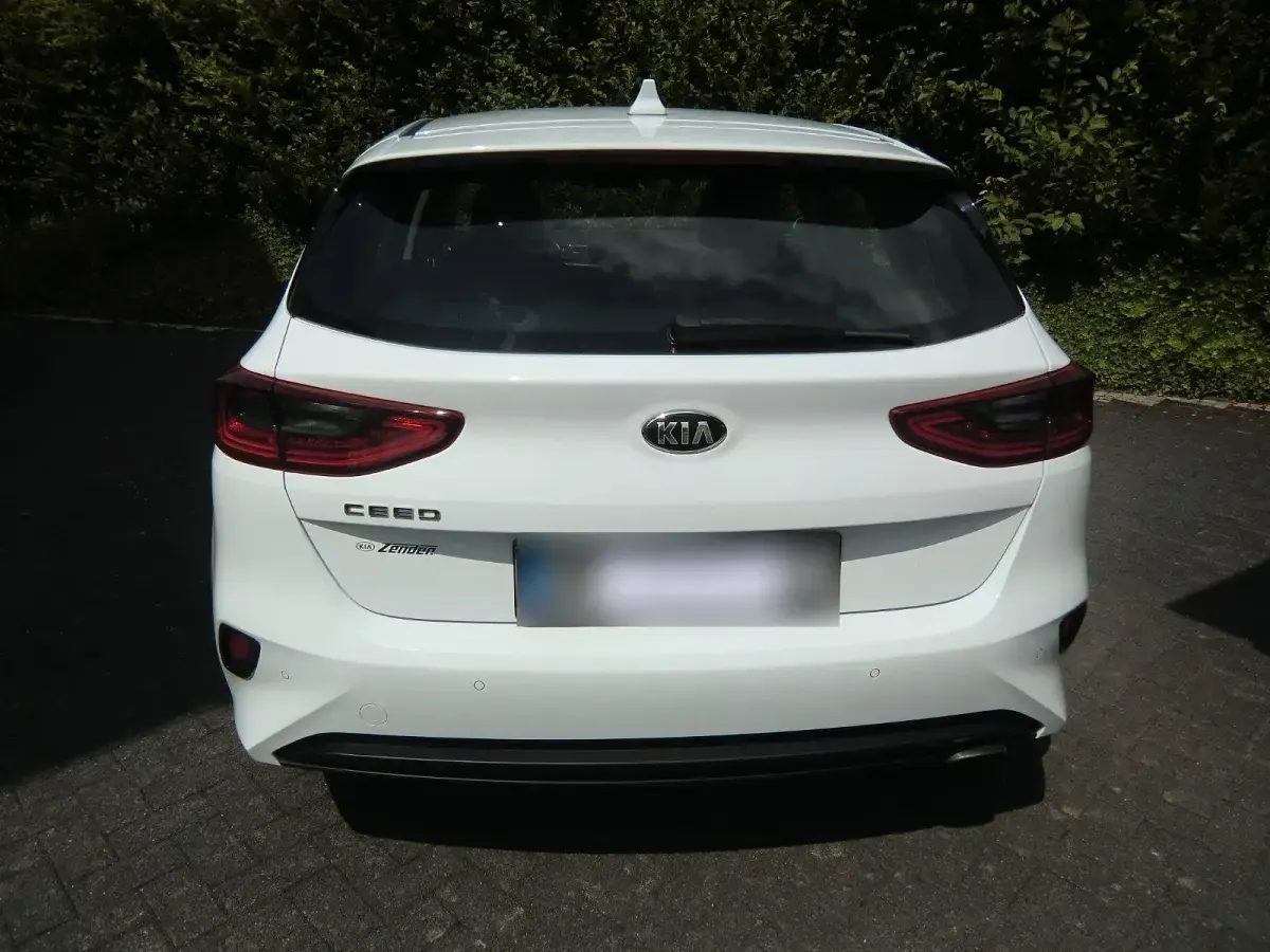 Gebraucht Kia Ceed Vision 140 PS (102 kW) 2018 Weiß Kleinwagen