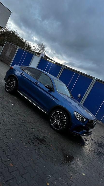 Blau Gebraucht 2022 Mercedes GLC43 AMG AMG Limousine | 49.900 € (Superpreis) - Bild 1/4