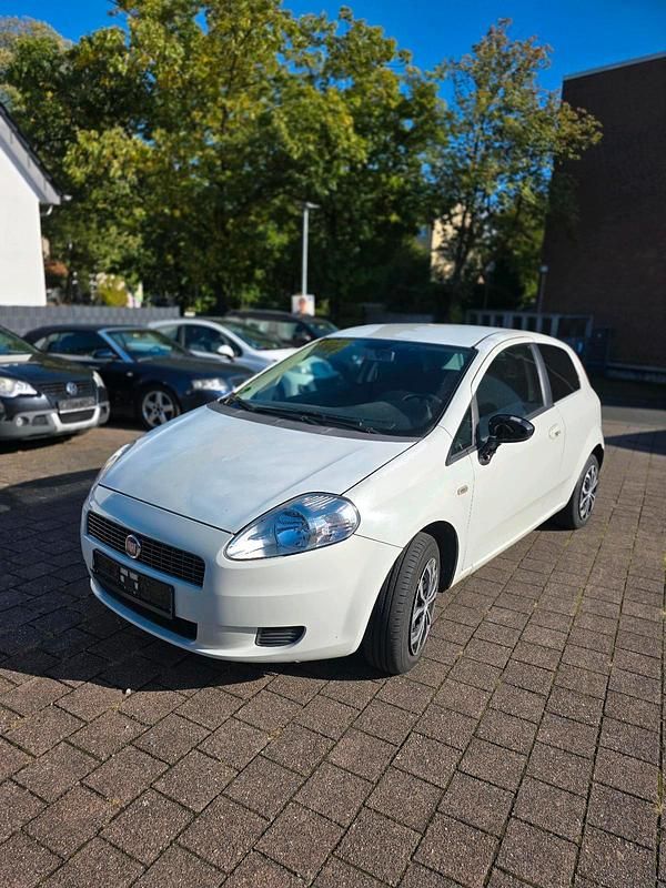 Weiß Gebraucht 2009 Fiat Punto Kleinwagen | 1.700 € (Fairer Preis) - Bild 1/4