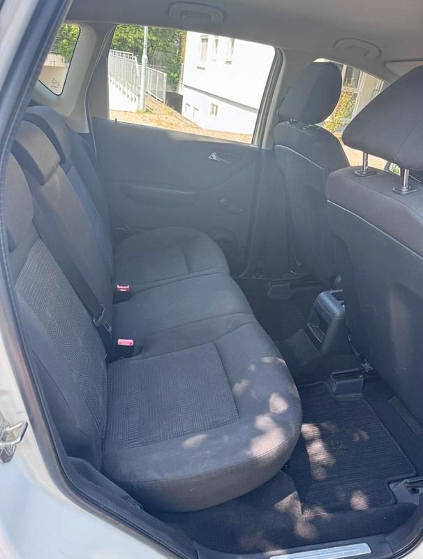 Gebraucht Mercedes A180 2009 Weiß Kleinwagen