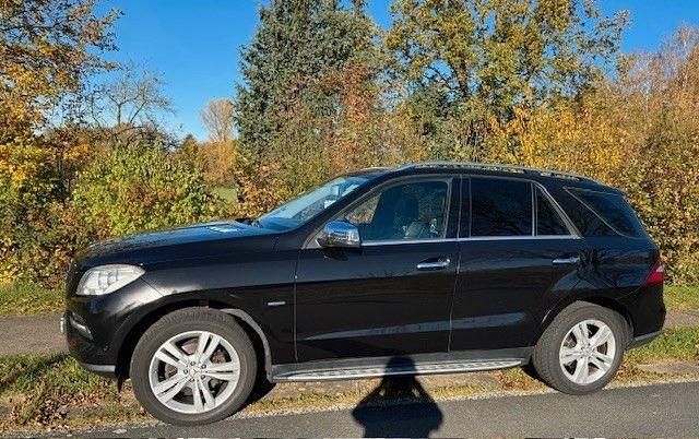 Gebraucht Mercedes ML350 258 PS (189 kW) 2012 Schwarz SUV