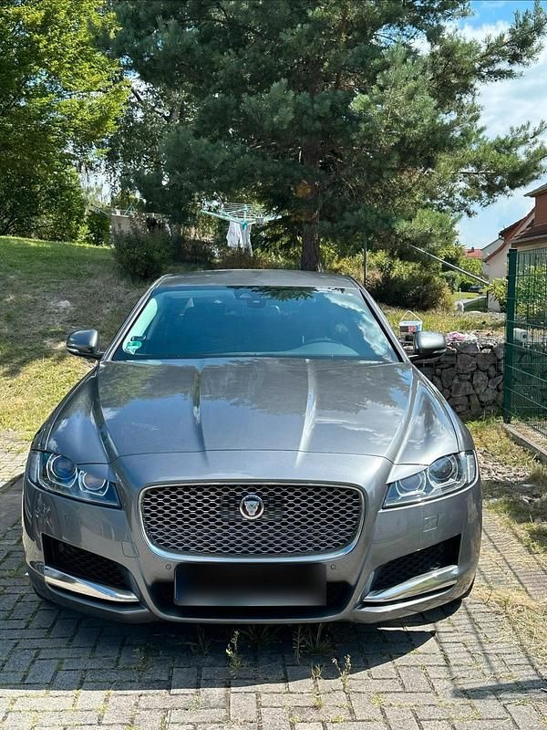 Gebraucht Jaguar XF 300 PS (220 kW) 2017 Grau Limousine