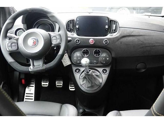 Gebraucht Abarth 695 179 PS (131 kW) 2024 Scorpione schwarz Kleinwagen